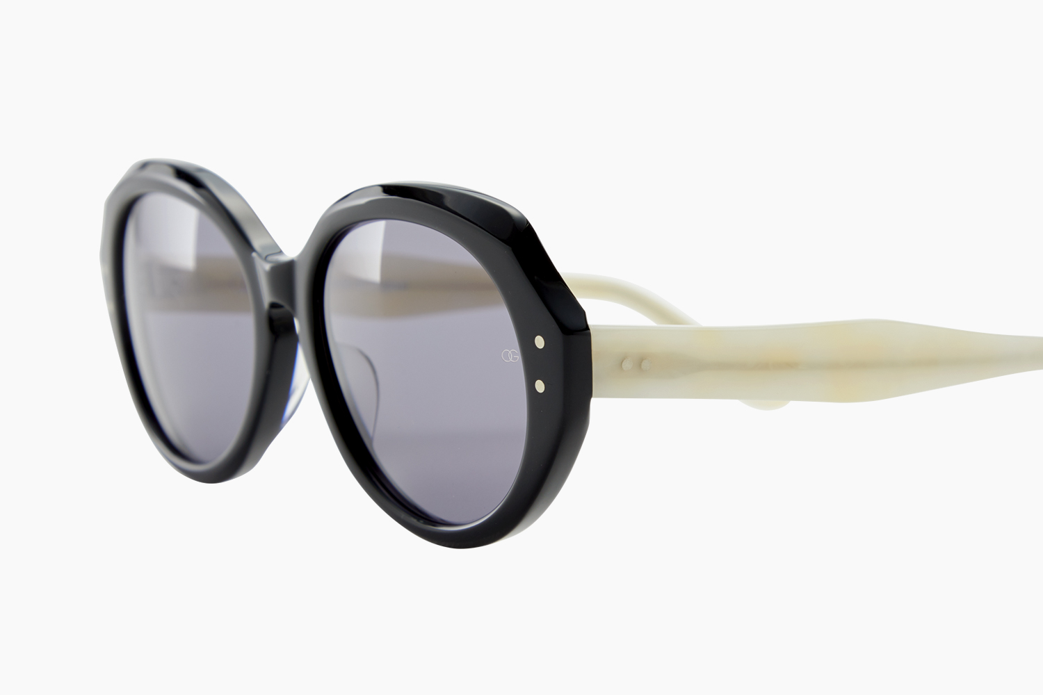 HEP - Nero Ivory｜OLIVER GOLDSMITH