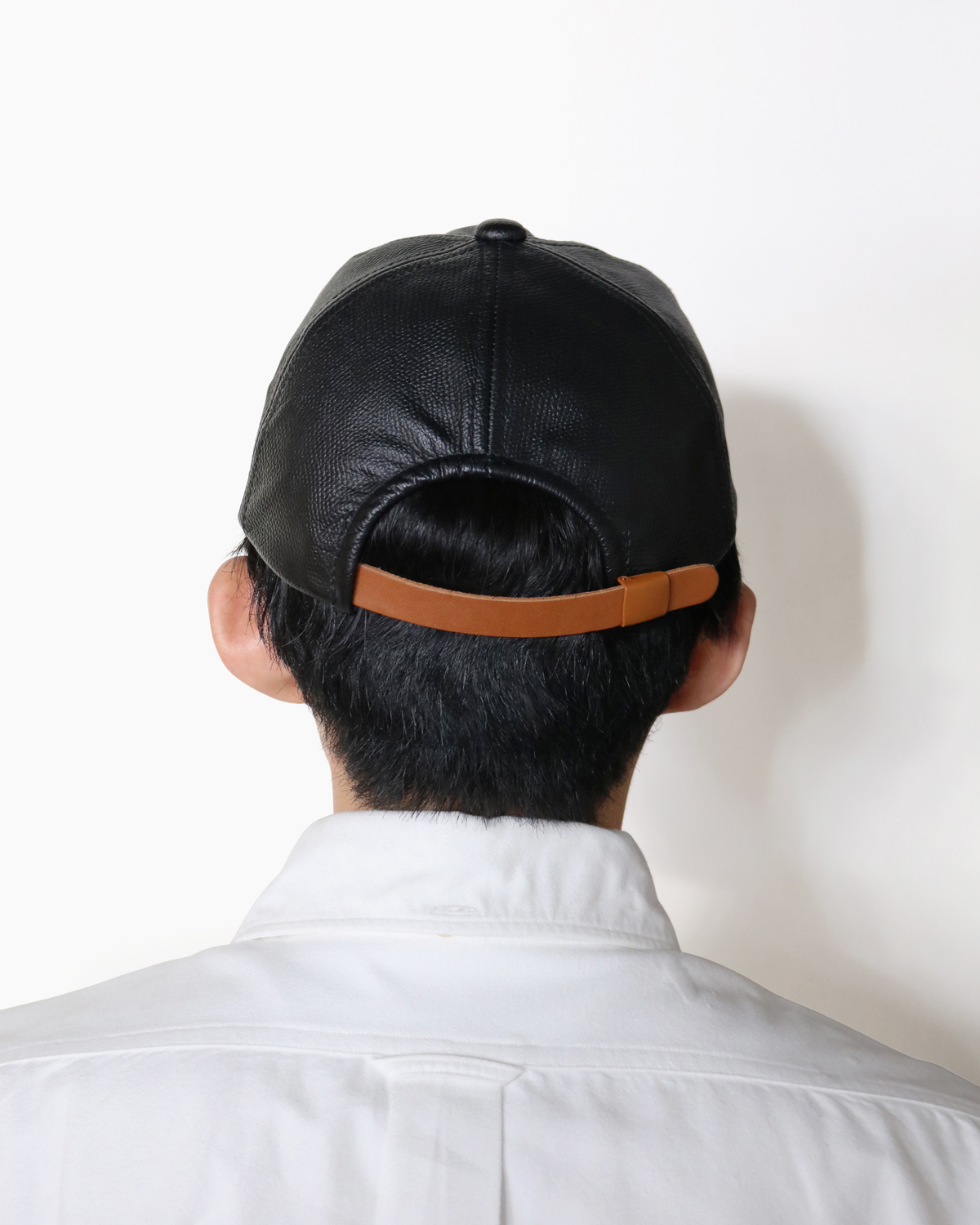 COW LEATHER CAP - Black｜COMESANDGOES