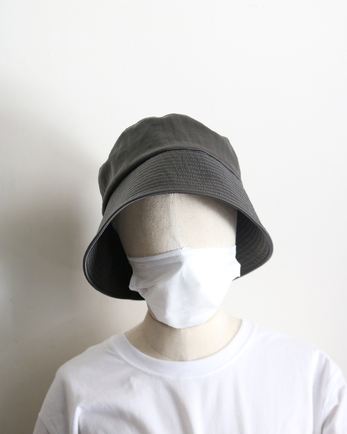 WATER PROOF NYLON BUCKET HAT - Gray｜COMESANDGOES