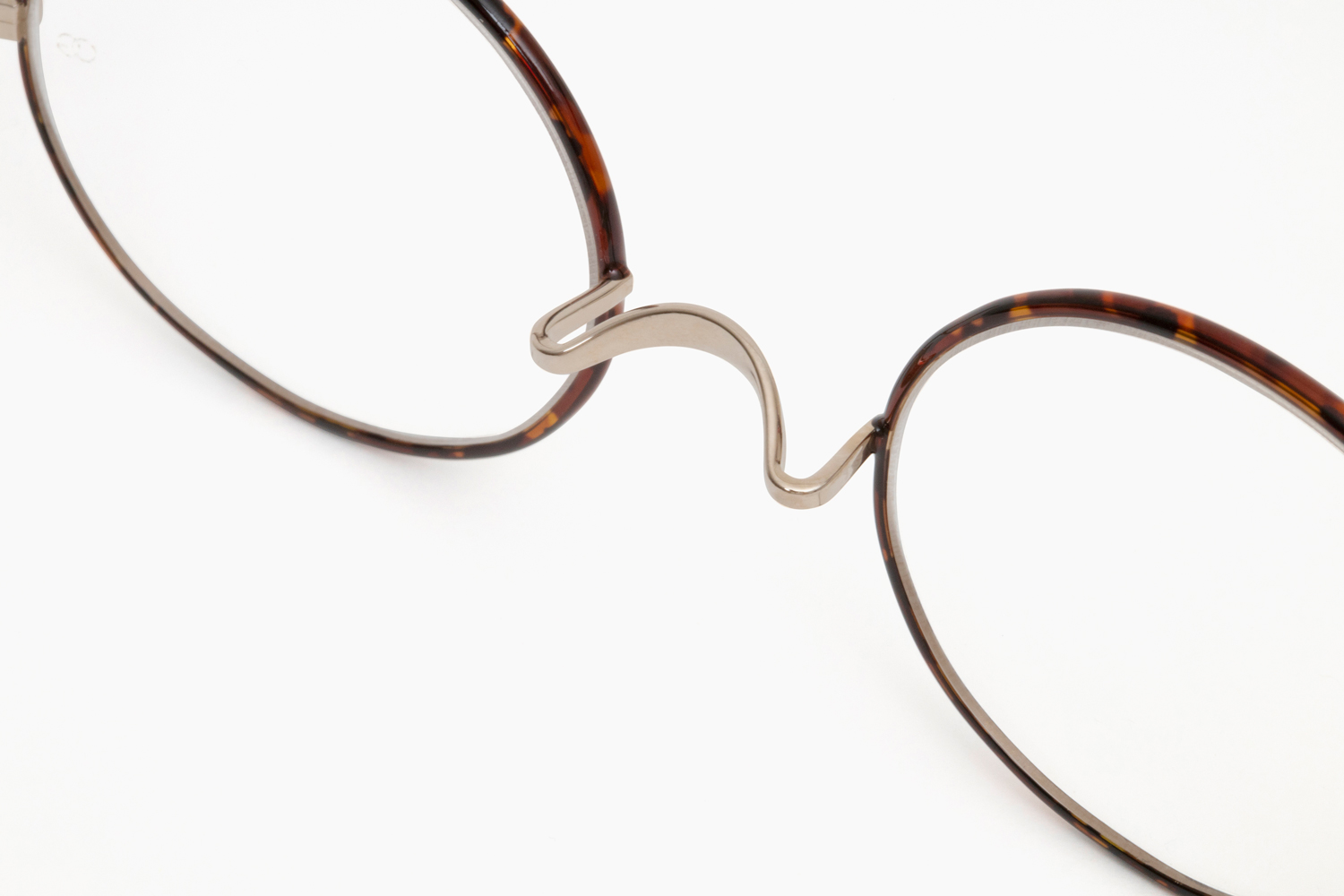 Oliver Oval/Pro Titanium - Gold MMS｜OLIVER GOLDSMITH