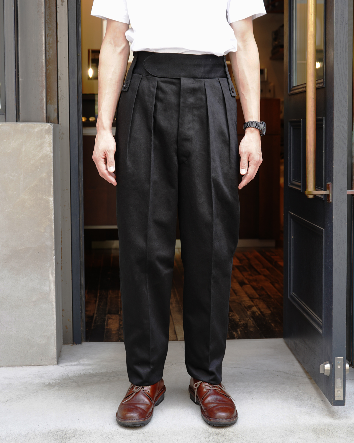 NEAT｜COTTON SATIN │BELTLESS - BLACK｜PRODUCT｜Continuer Inc 