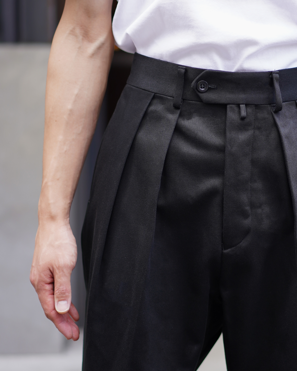 COTTON SATIN │TAPERED - BLACK｜NEAT