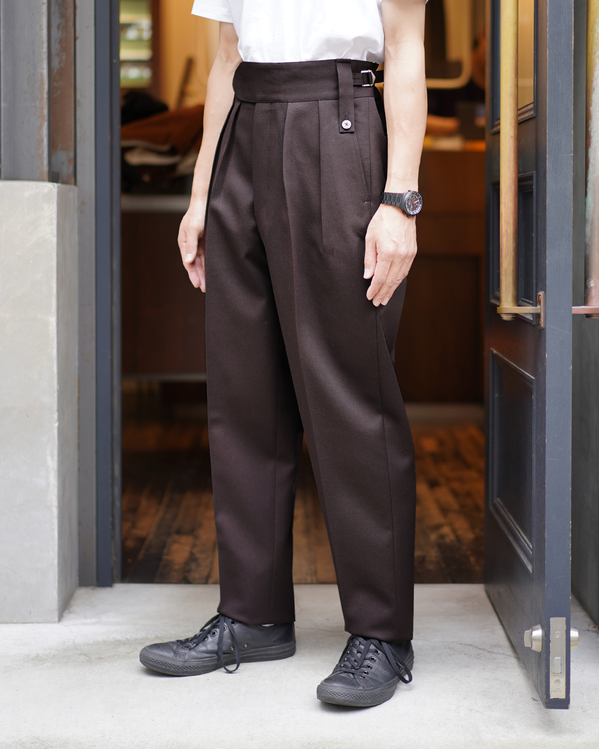 NEAT｜WOOL GABARDINE｜BELTLESS - Dark Brown｜PRODUCT｜Continuer Inc.｜メガネ