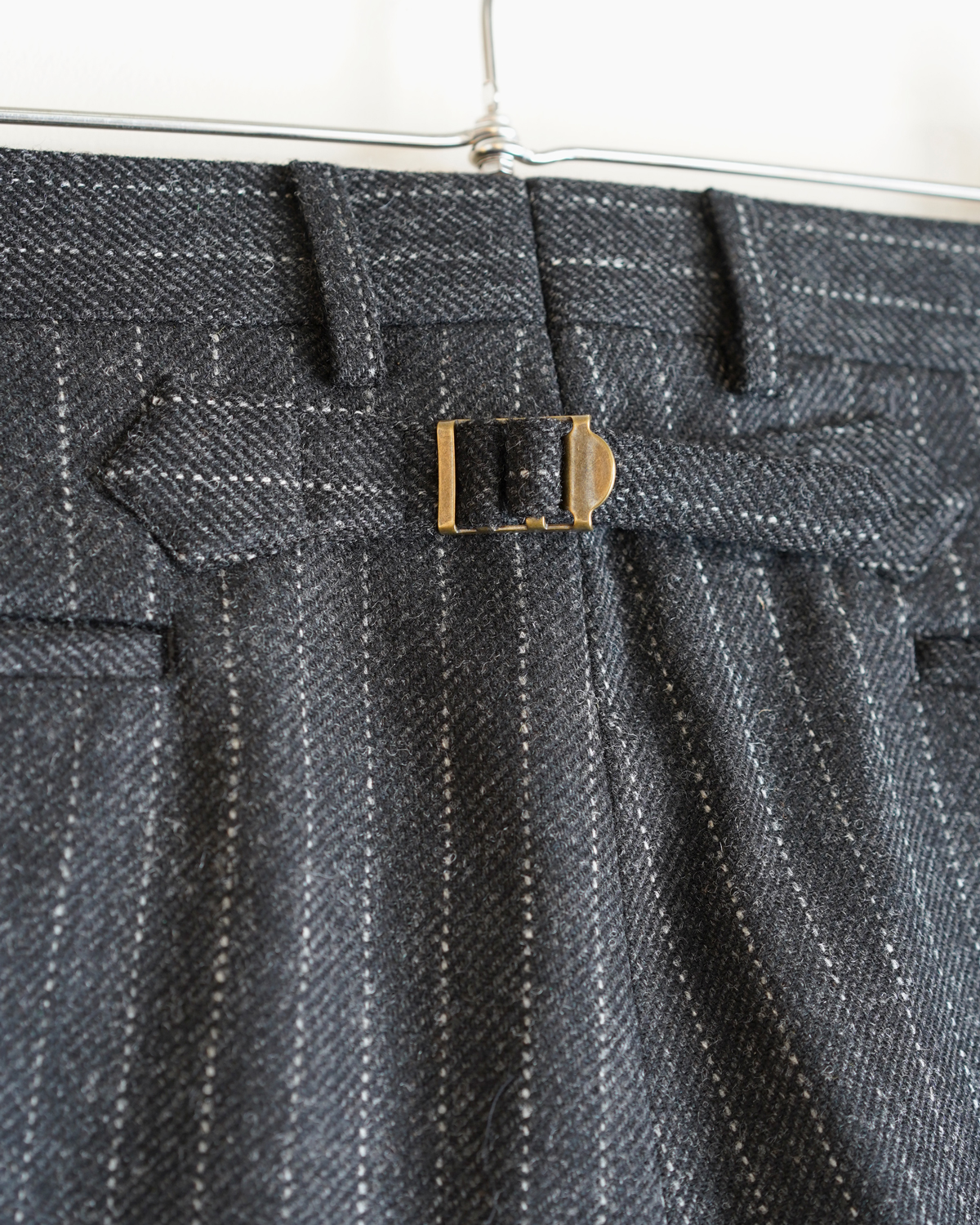 LOVAT TWEED CHALK STRIPE ｜ONE TACK - CHARCOAL｜NEAT