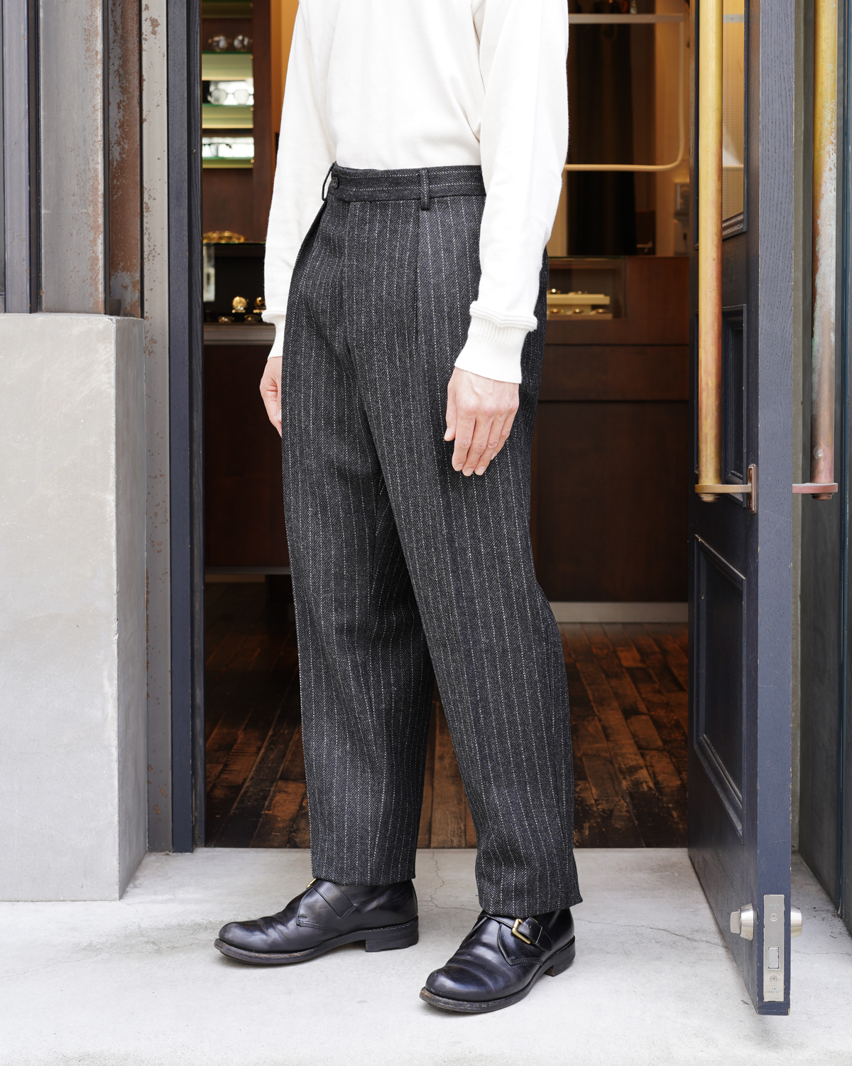 LOVAT TWEED CHALK STRIPE ｜ONE TACK - CHARCOAL｜NEAT