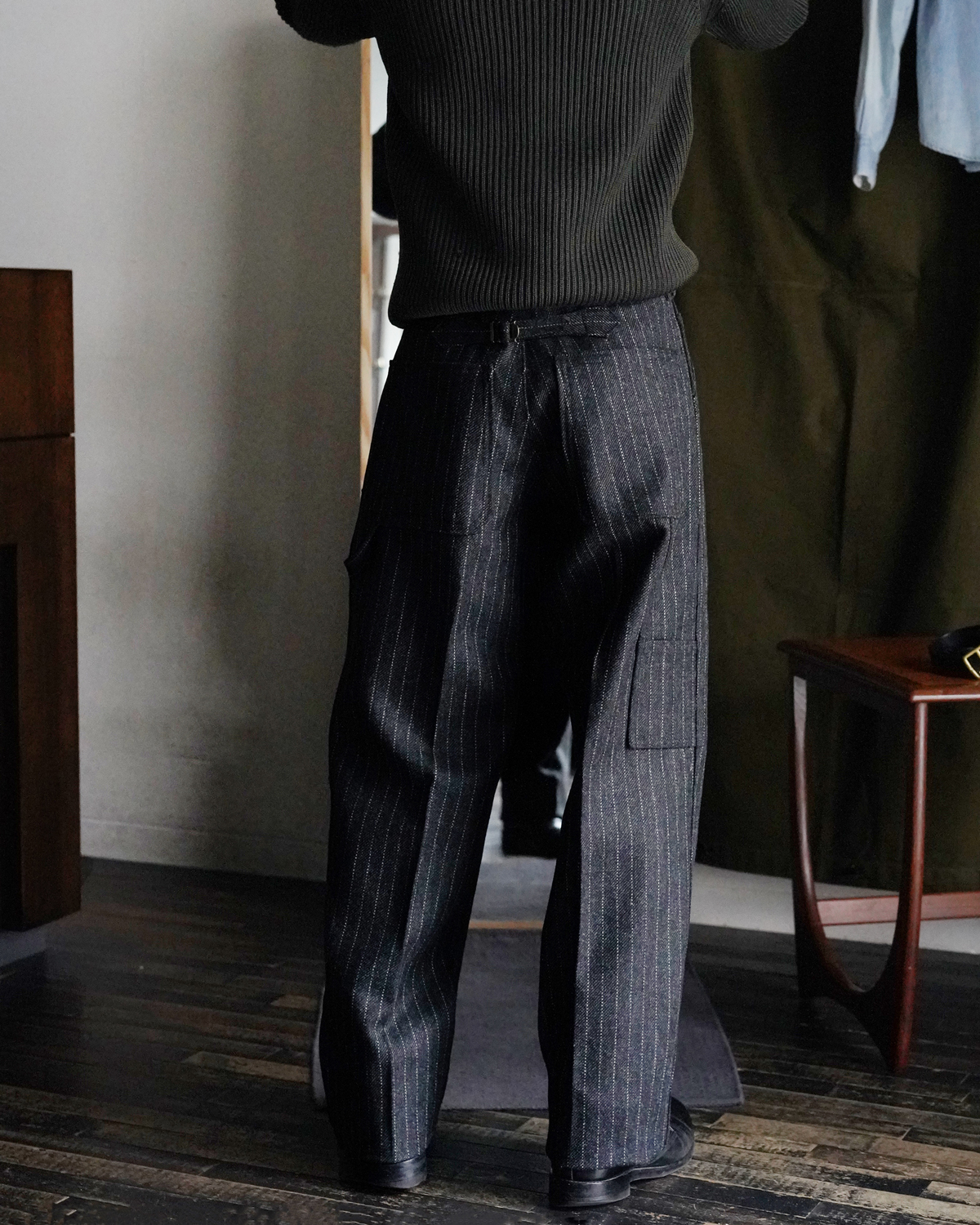 LOVAT TWEED CHALK STRIPE ｜PAINTER - CHARCOAL｜NEAT