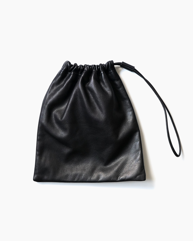 COW LEATHER DRAWSTRING BAG ＜SMALL＞ – Black｜COMESANDGOES