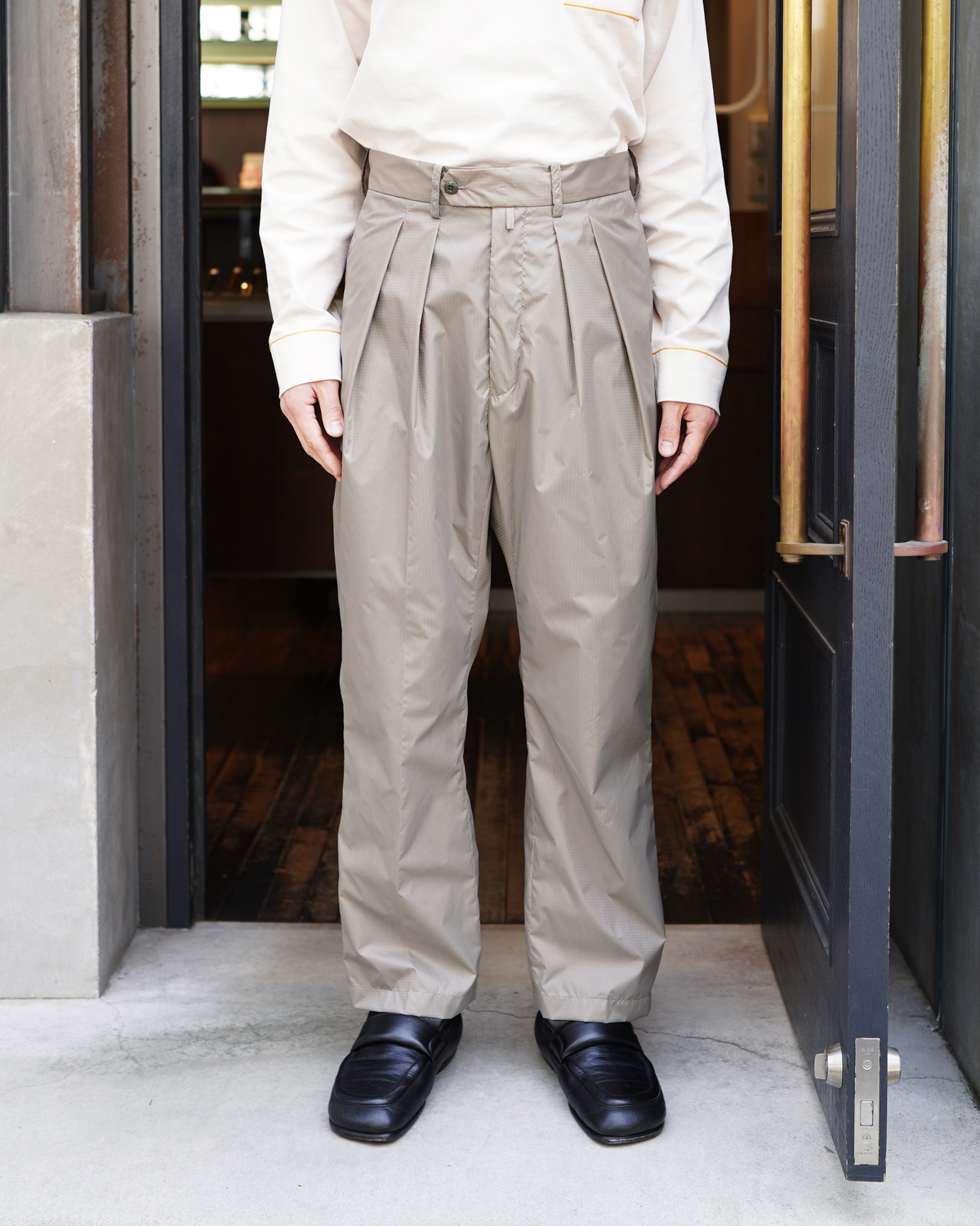 NEAT EPIC Packable Tapered テーパード パンツ 48-