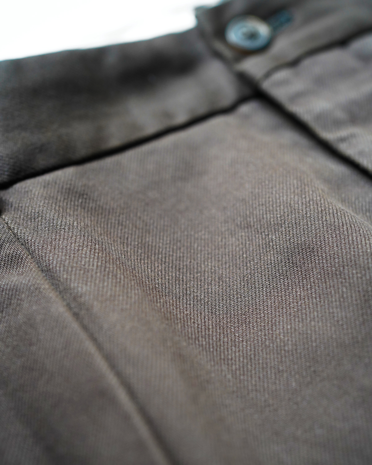 DRILL TWILL｜NEAT Chino - Brown｜NEAT