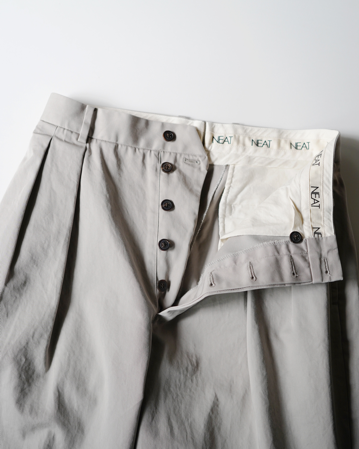 NEAT｜NEAT Chino - Greige｜PRODUCT｜Continuer Inc.｜メガネ