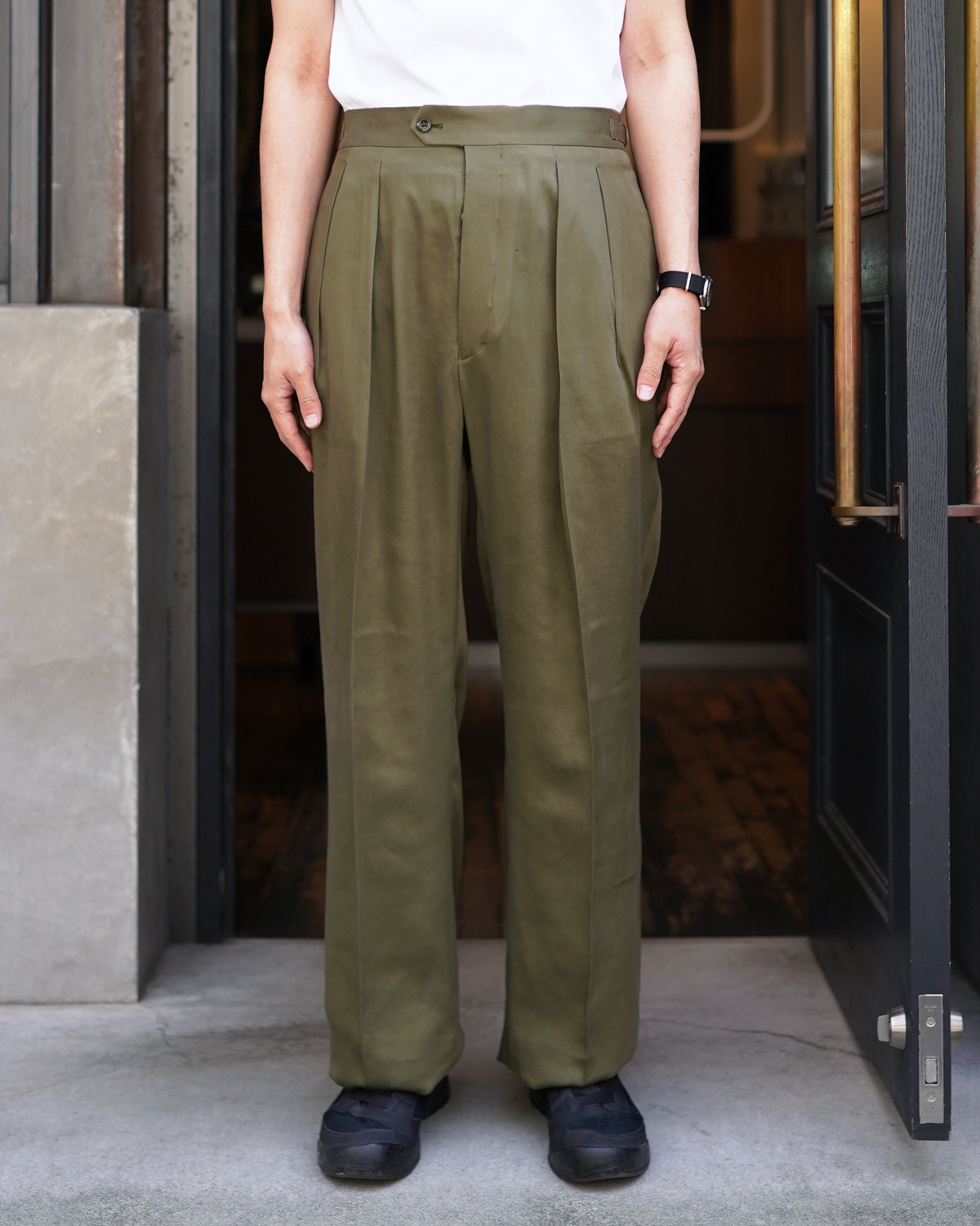 NEAT｜LYOCELL CHINO｜WIDE TYPE Ⅱ - Olive｜PRODUCT｜Continuer Inc