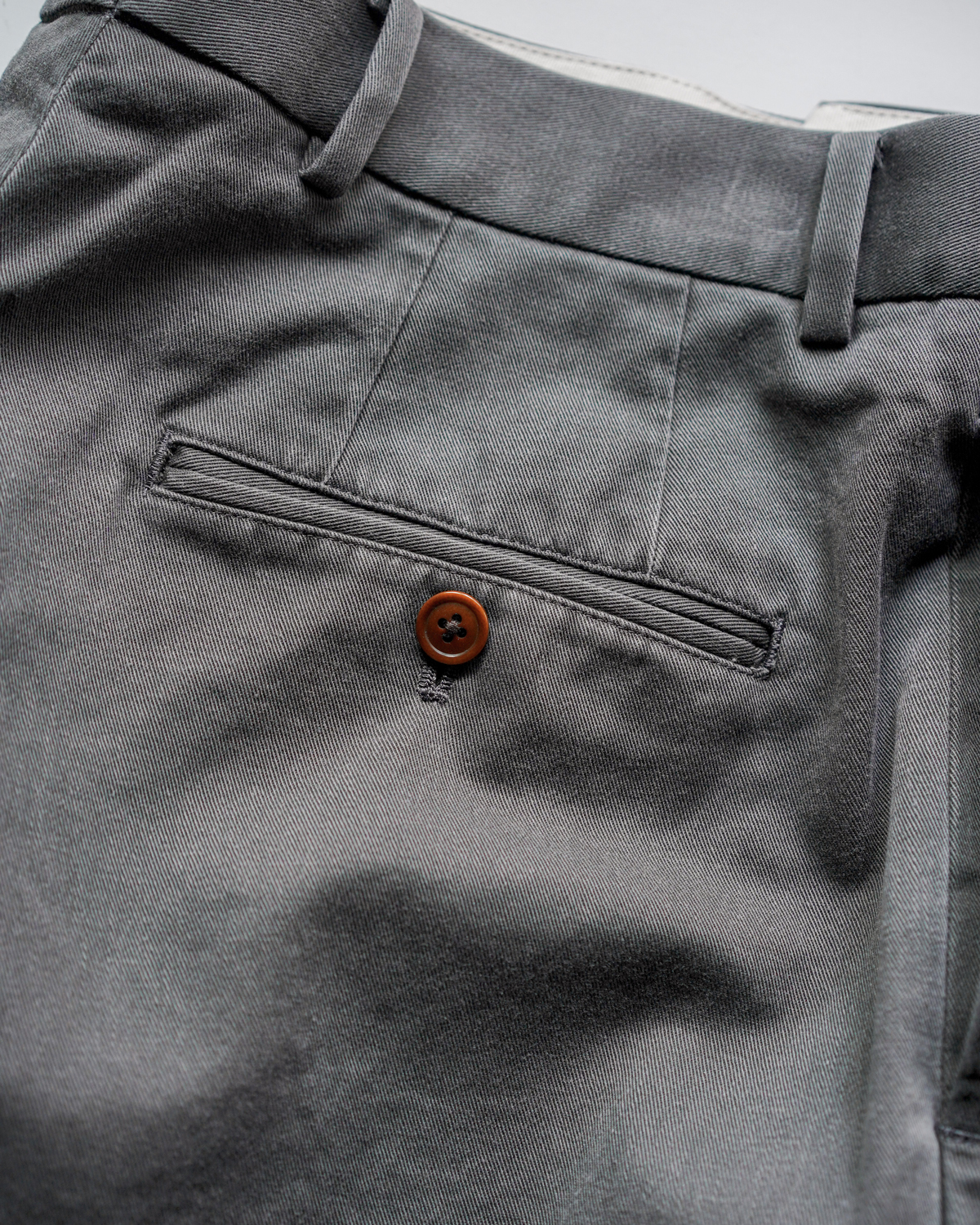 NEAT Chino - Fade Gray｜NEAT