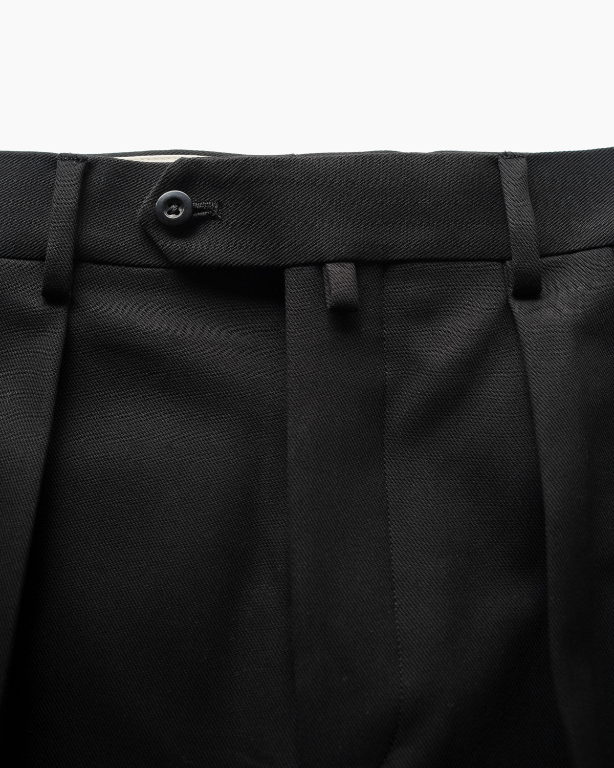 High Twisted Cotton Twill｜Slim Fit - Black｜NEAT